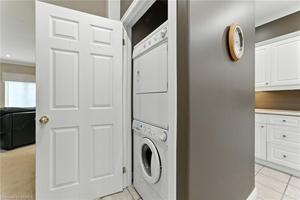 16-24 Hardy Road, Brantford, ON - Indoor Photo Showing Laundry Room