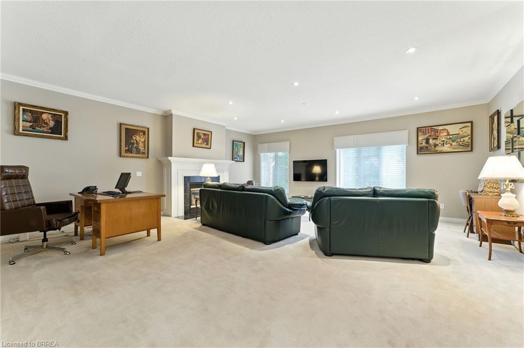 16-24 Hardy Road, Brantford, ON - Indoor