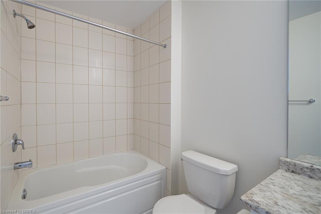 196 Wilmot Road, Brantford, ON - Indoor Photo Showing Bathroom