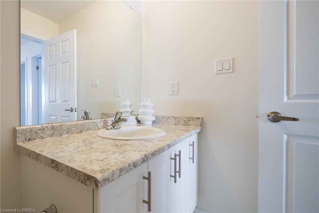196 Wilmot Road, Brantford, ON - Indoor Photo Showing Bathroom