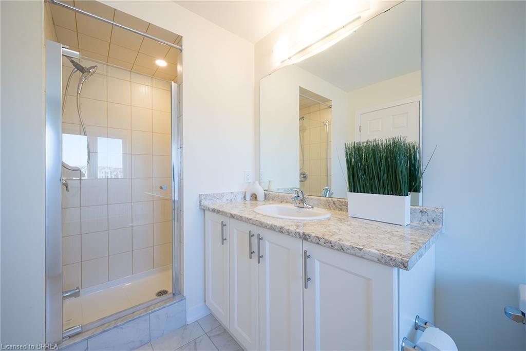 196 Wilmot Road, Brantford, ON - Indoor Photo Showing Bathroom