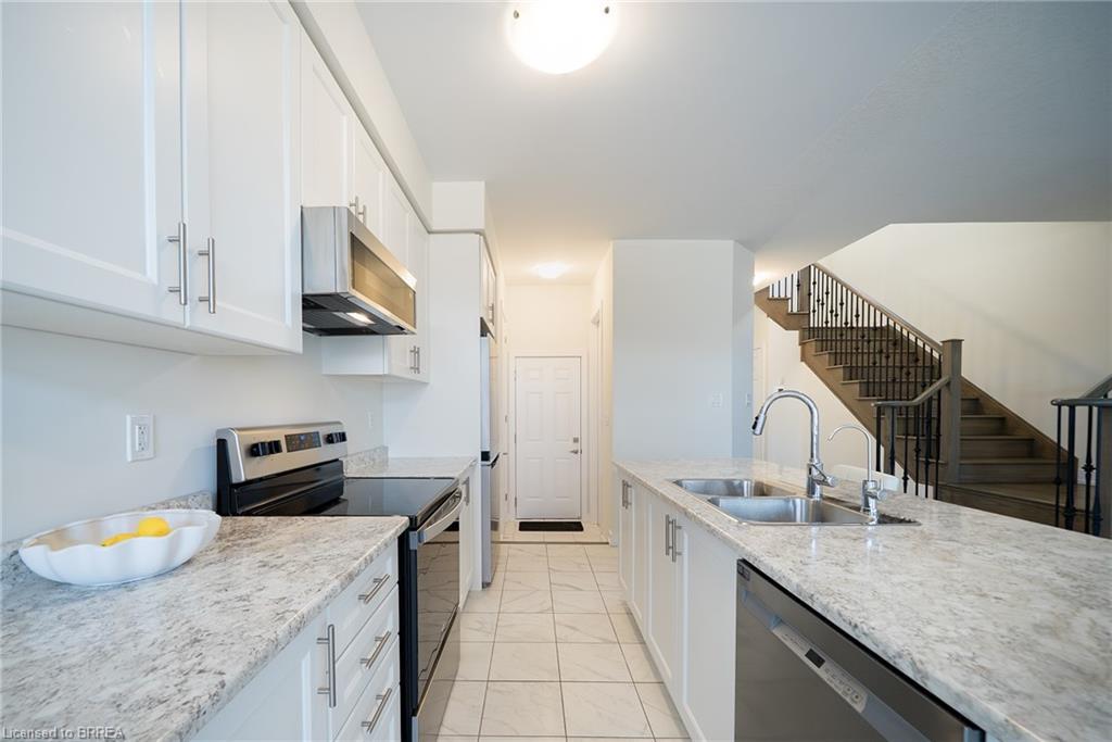 196 Wilmot Road, Brantford, ON - Indoor Photo Showing Kitchen With Double Sink With Upgraded Kitchen