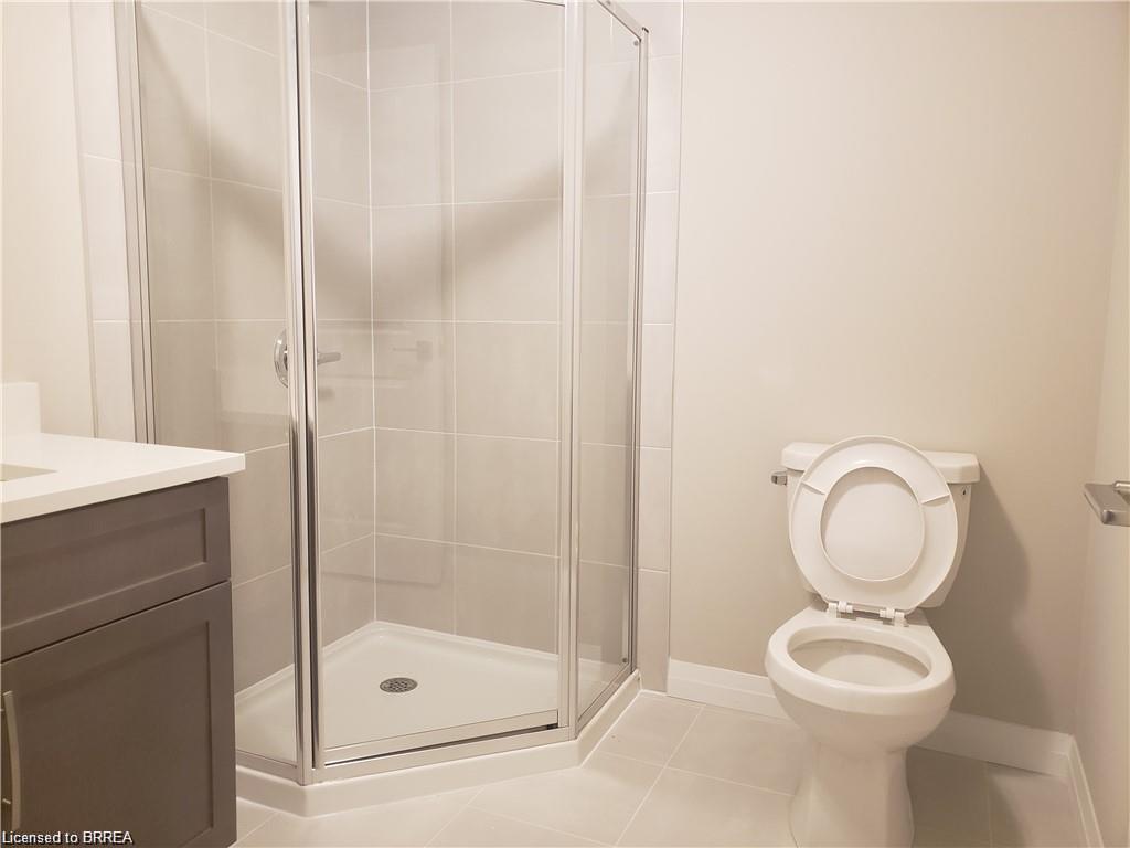 65-720 Grey Street, Brantford, ON - Indoor Photo Showing Bathroom