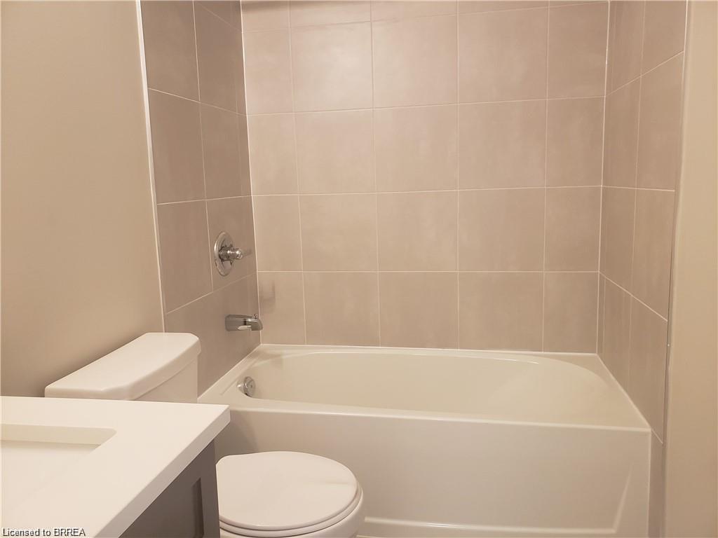 65-720 Grey Street, Brantford, ON - Indoor Photo Showing Bathroom