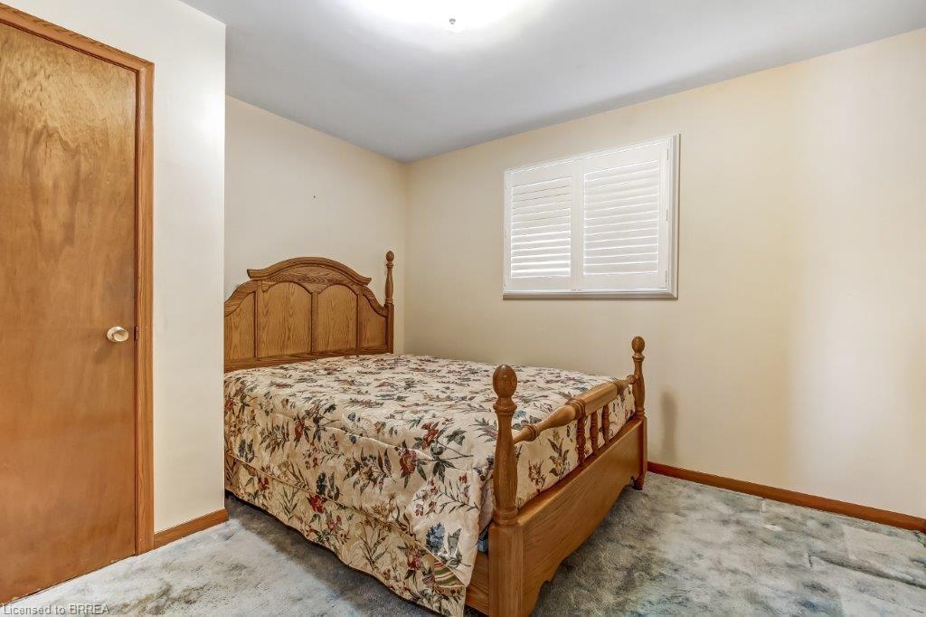 8 Waddington Street, Brantford, ON - Indoor Photo Showing Bedroom
