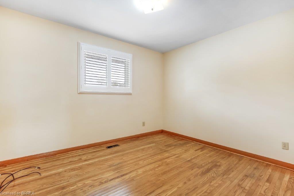 8 Waddington Street, Brantford, ON - Indoor Photo Showing Other Room