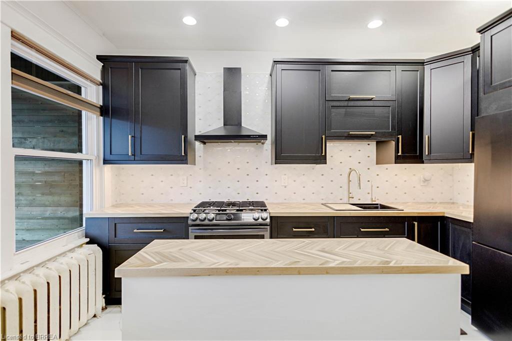 134 Sherman Avenue S, Hamilton, ON - Indoor Photo Showing Kitchen