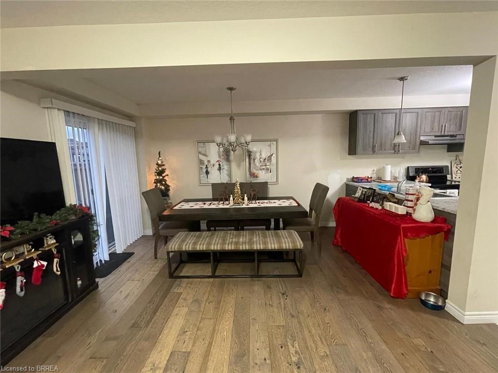53 Arlington Parkway, Paris, ON - Indoor Photo Showing Dining Room