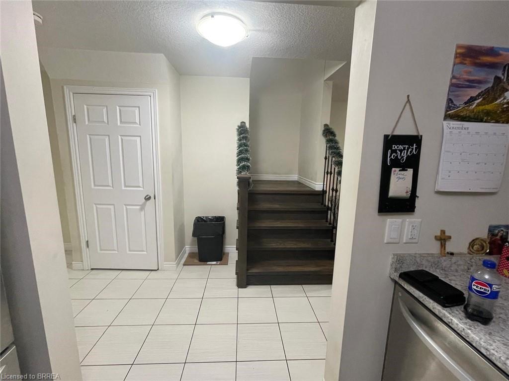 53 Arlington Parkway, Paris, ON - Indoor