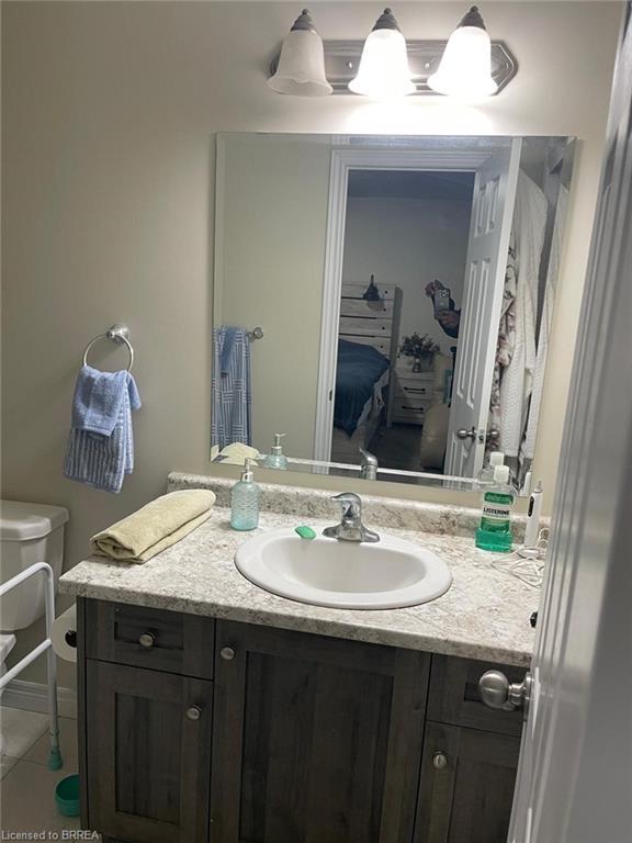 53 Arlington Parkway, Paris, ON - Indoor Photo Showing Bathroom