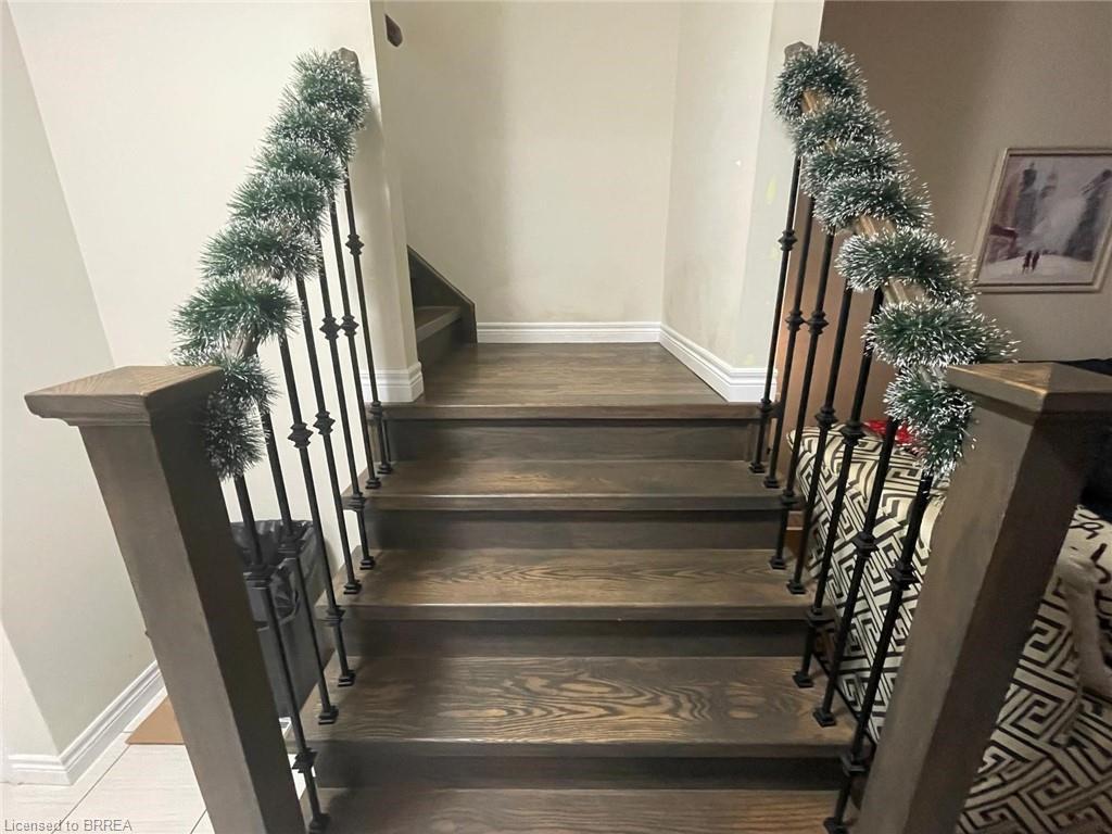 53 Arlington Parkway, Paris, ON - Indoor Photo Showing Other Room