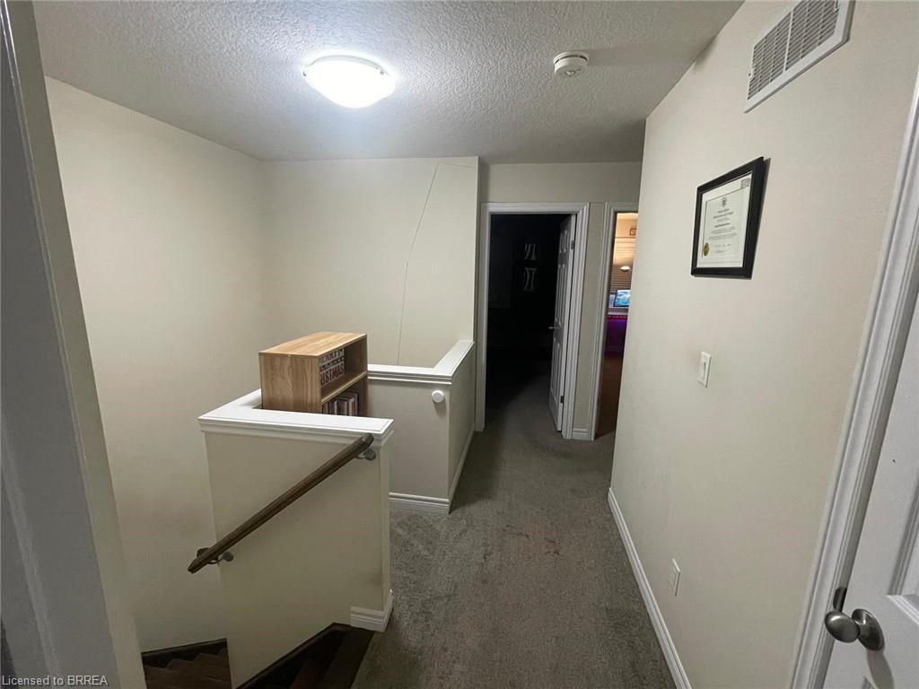 53 Arlington Parkway, Paris, ON - Indoor Photo Showing Other Room