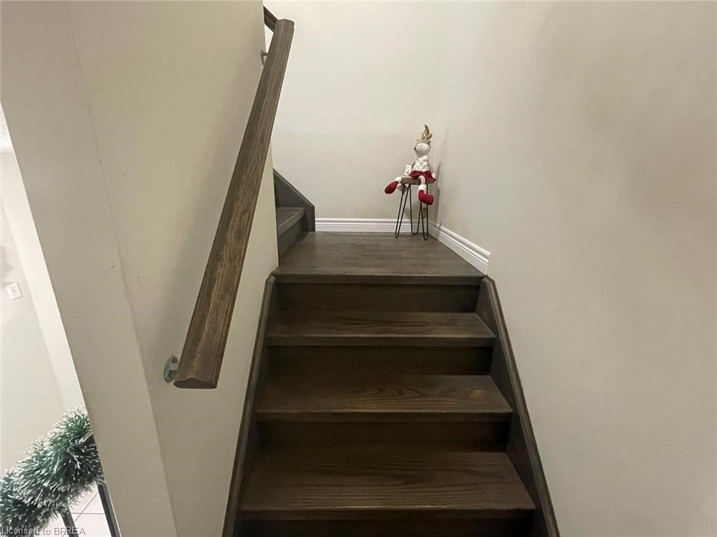 53 Arlington Parkway, Paris, ON - Indoor Photo Showing Other Room