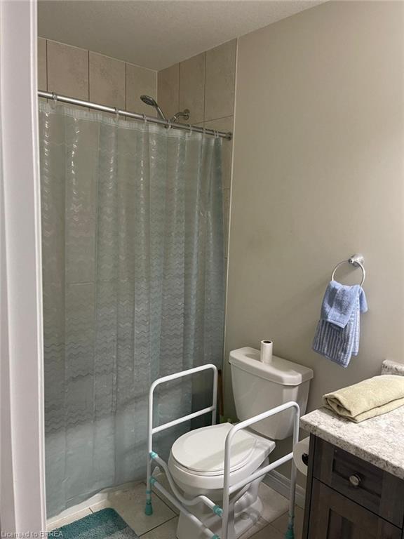 53 Arlington Parkway, Paris, ON - Indoor Photo Showing Bathroom