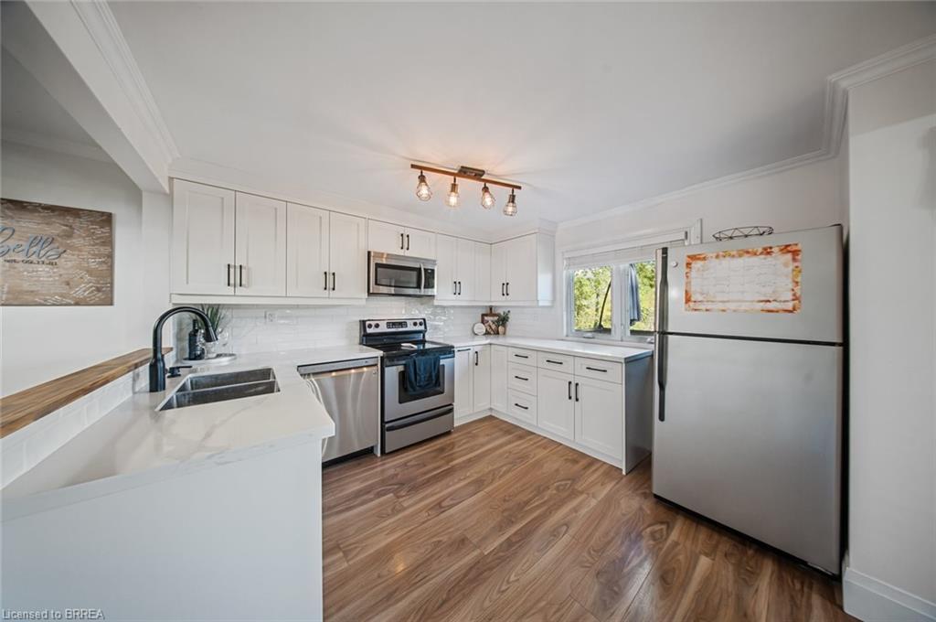84 Jennings Road, Brantford, ON - Indoor Photo Showing Kitchen With Double Sink