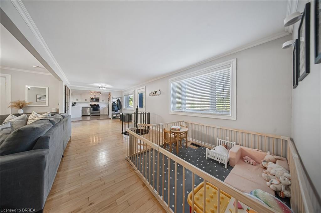 84 Jennings Road, Brantford, ON - Indoor