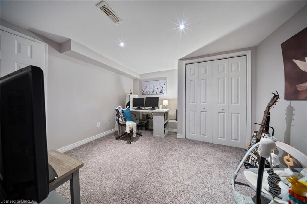 84 Jennings Road, Brantford, ON - Indoor Photo Showing Other Room