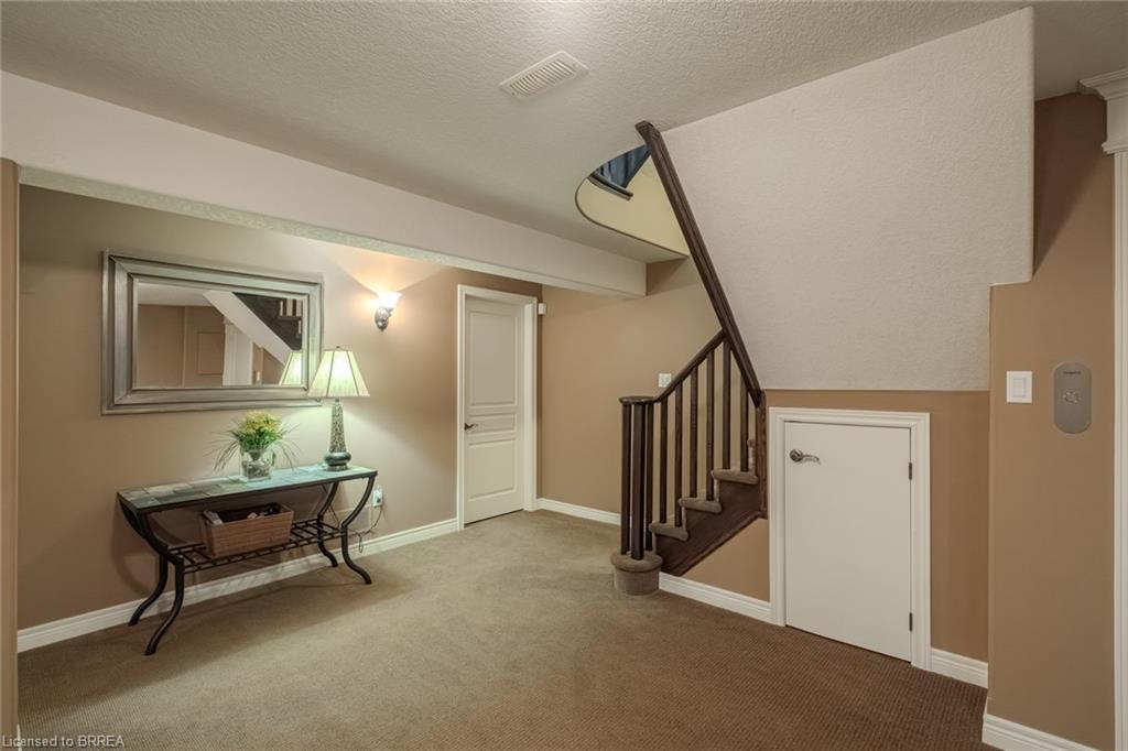 49-655 Park Road N, Brantford, ON - Indoor Photo Showing Other Room