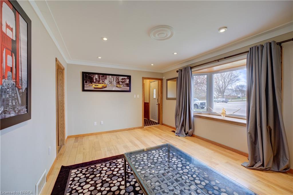 37 Frank Street, Brantford, ON - Indoor Photo Showing Other Room