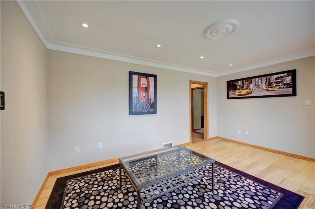 37 Frank Street, Brantford, ON - Indoor