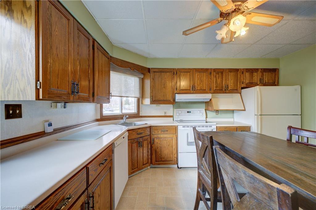 37 Frank Street, Brantford, ON - Indoor Photo Showing Kitchen