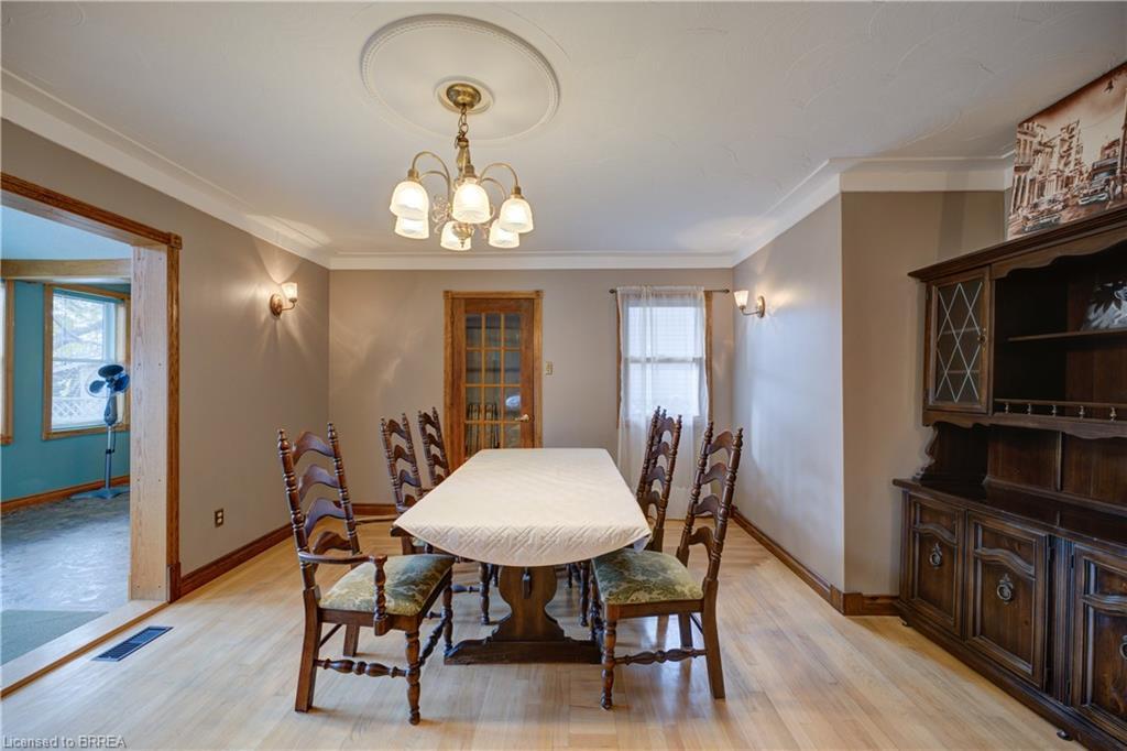 37 Frank Street, Brantford, ON - Indoor Photo Showing Dining Room