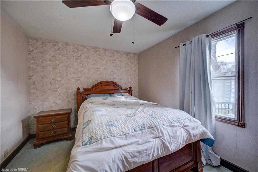 37 Frank Street, Brantford, ON - Indoor Photo Showing Bedroom