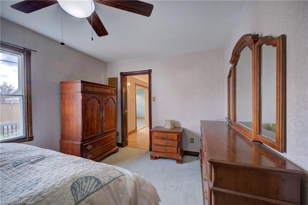 37 Frank Street, Brantford, ON - Indoor Photo Showing Bedroom