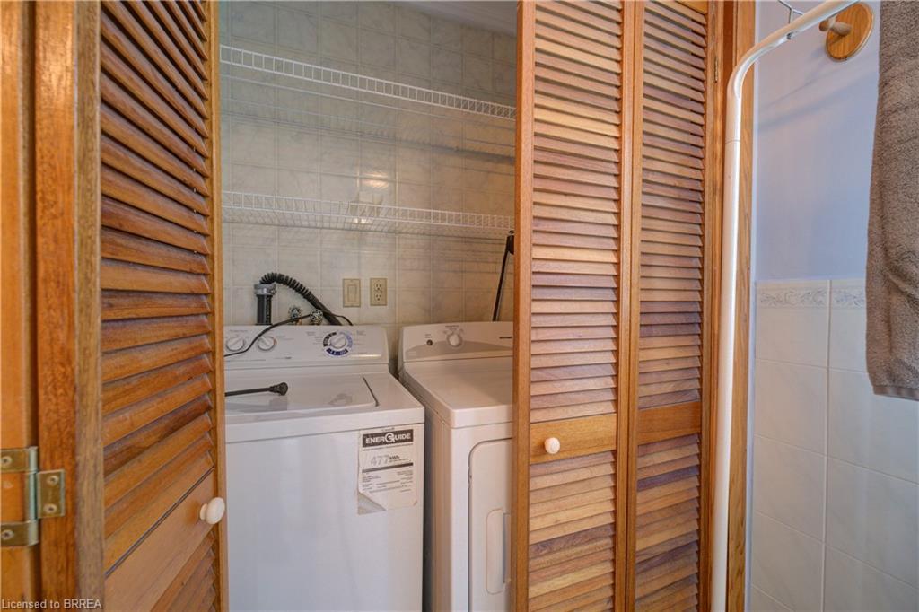 37 Frank Street, Brantford, ON - Indoor Photo Showing Laundry Room