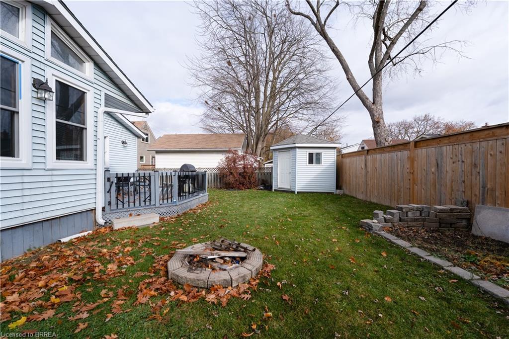 37 Frank Street, Brantford, ON - Outdoor