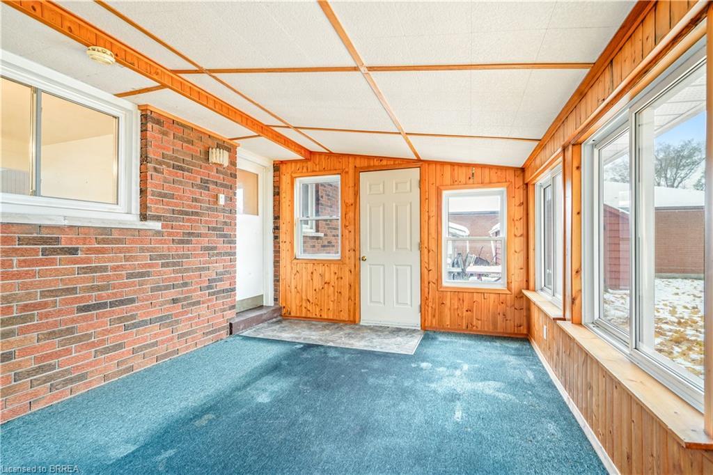 8 Stockdale Drive, Brantford, ON - Indoor Photo Showing Other Room