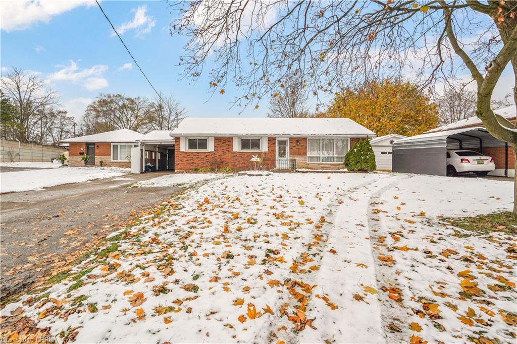 8 Stockdale Drive, Brantford, ON - Outdoor