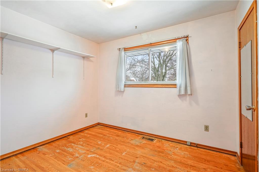 8 Stockdale Drive, Brantford, ON - Indoor Photo Showing Other Room