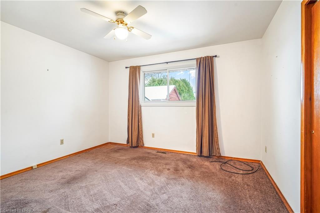 8 Stockdale Drive, Brantford, ON - Indoor Photo Showing Other Room
