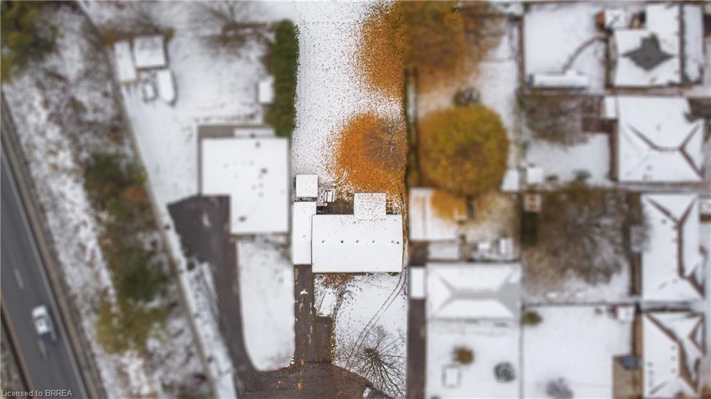 8 Stockdale Drive, Brantford, ON - Outdoor