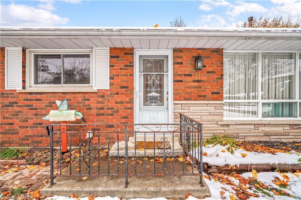 8 Stockdale Drive, Brantford, ON - Outdoor