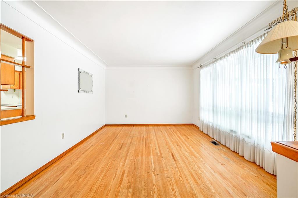 8 Stockdale Drive, Brantford, ON - Indoor Photo Showing Other Room