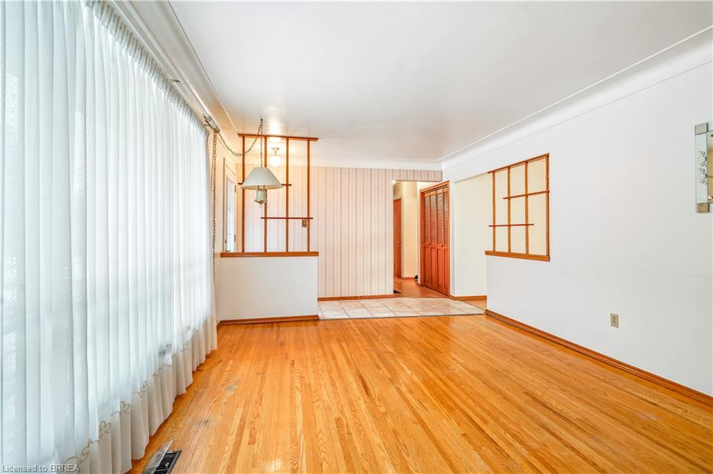 8 Stockdale Drive, Brantford, ON - Indoor Photo Showing Other Room