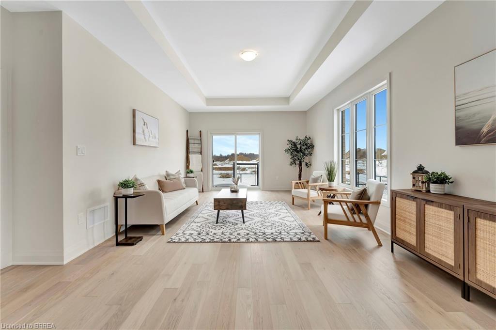 230 Middleton Street, Thamesford, ON - Indoor Photo Showing Living Room