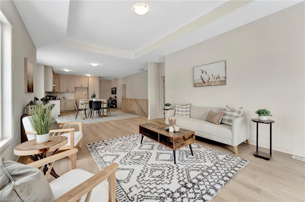 230 Middleton Street, Thamesford, ON - Indoor Photo Showing Living Room