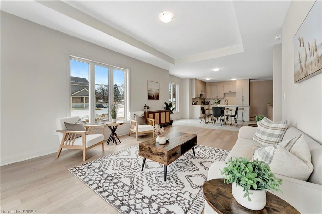 230 Middleton Street, Thamesford, ON - Indoor Photo Showing Living Room
