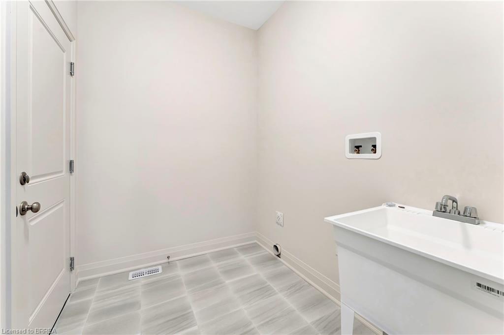 230 Middleton Street, Thamesford, ON - Indoor