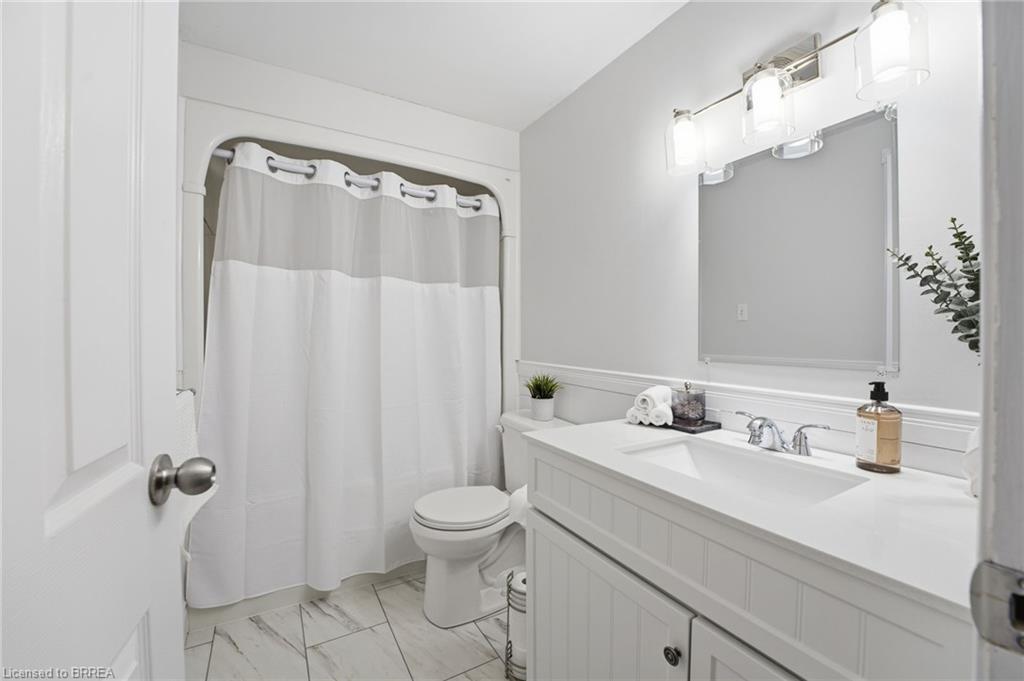 F-281 Stanley Street, Brantford, ON - Indoor Photo Showing Bathroom
