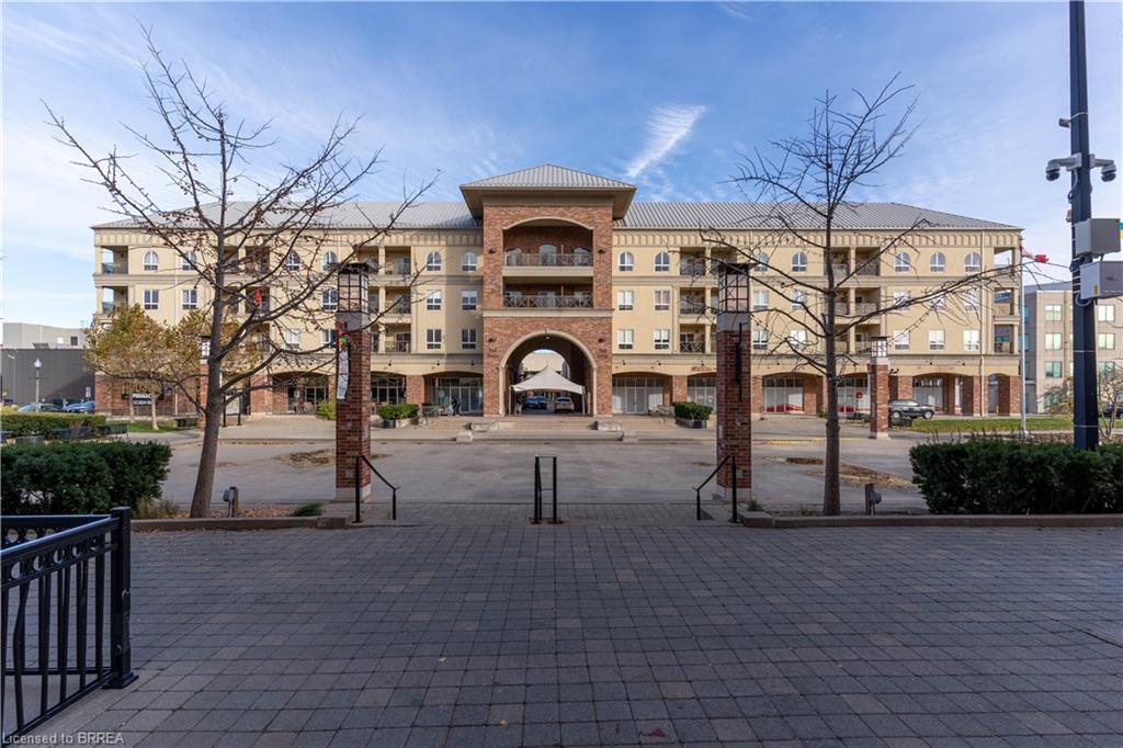 405-150 Colborne Street E, Brantford, ON - Outdoor