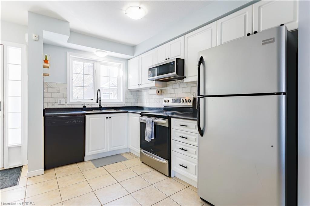 3-1328 Upper Sherman Avenue, Hamilton, ON - Indoor Photo Showing Kitchen With Upgraded Kitchen
