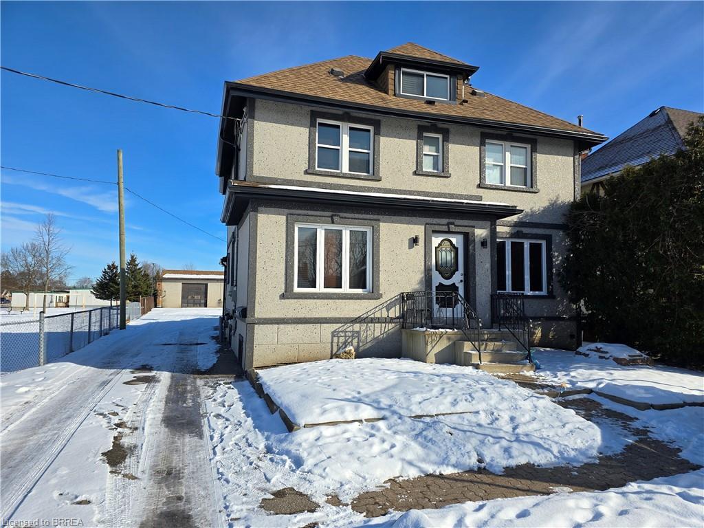 Basement-318 Erie Avenue, Brantford, ON - Outdoor