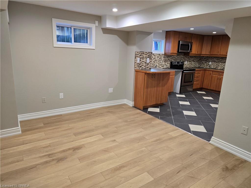 Basement-318 Erie Avenue, Brantford, ON - Indoor