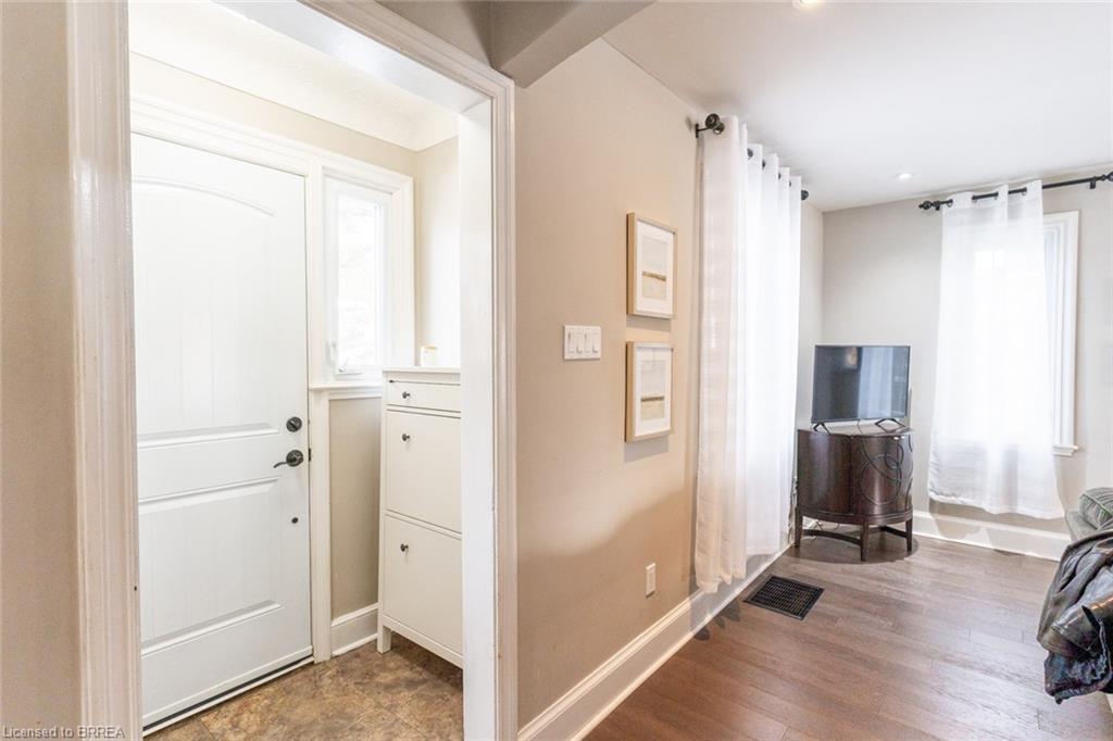 24 Lincoln Avenue, Brantford, ON - Indoor Photo Showing Other Room