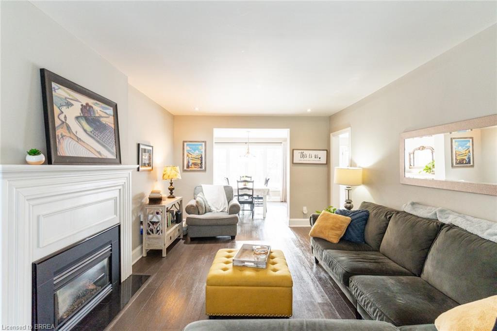 24 Lincoln Avenue, Brantford, ON - Indoor Photo Showing Living Room With Fireplace