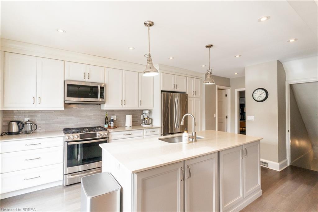 24 Lincoln Avenue, Brantford, ON - Indoor Photo Showing Kitchen With Stainless Steel Kitchen With Upgraded Kitchen